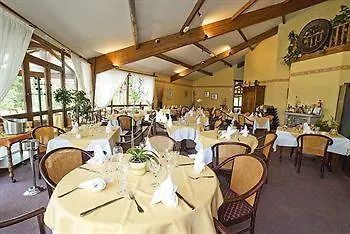 Logis Le Ribotel Hotel Villars-les-Dombes