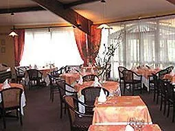 Logis Le Ribotel Hotel 2*