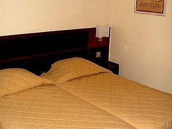 Logis Le Ribotel Hotel Villars-les-Dombes