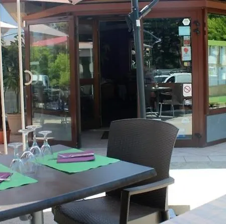 Logis Le Ribotel 2* Villars-les-Dombes
