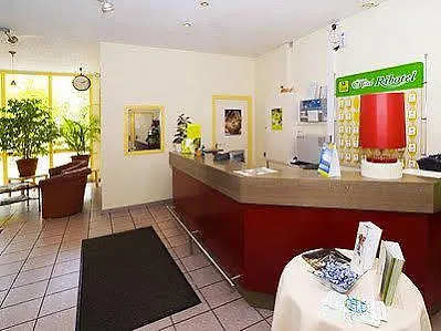 Hotel Logis Le Ribotel 2*