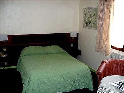 Logis Le Ribotel 2* Villars-les-Dombes